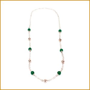 Long collier en argent avec boules en jade
