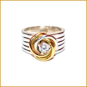 Bague avec pierre zircon