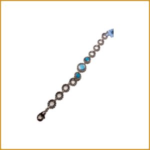 Bracelet en argent avec trois cercles en pierre turquoise